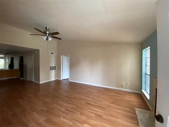 Foto del edificio - 7400 Bellerive Dr