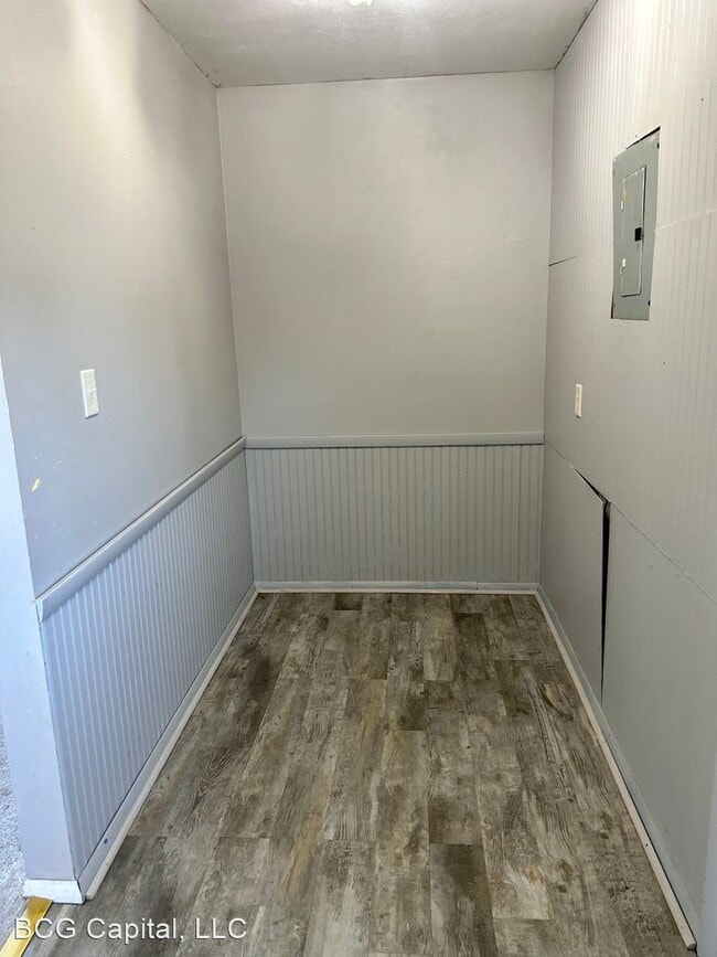 Building Photo - 3 br, 1 bath House - 1015 S Jersey