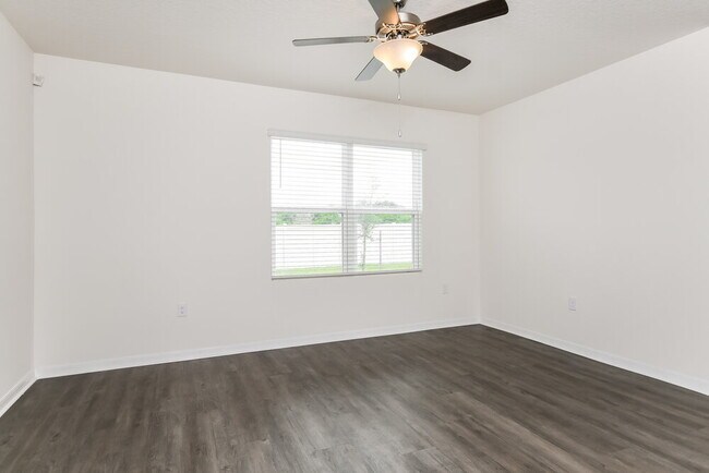 Foto del edificio - 1471 Brg Brk Dr