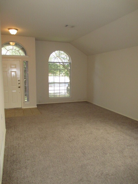 Foto del edificio - 9401 Bradner Dr