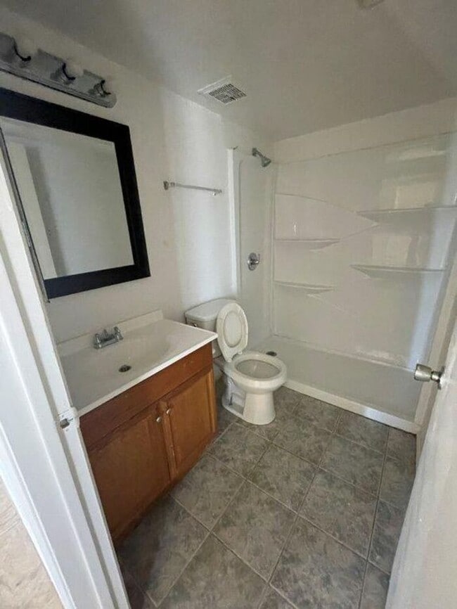 Building Photo - 4542 E Southern Ave