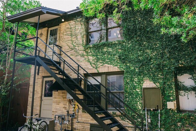Foto del edificio - 1735 Albans Rd