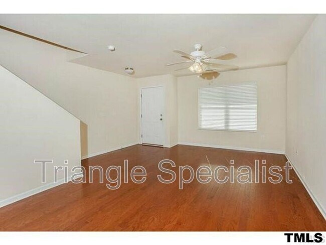 Building Photo - 8549 Quarton Dr