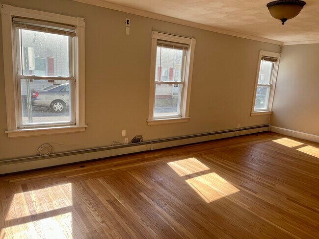 Living Room - 2 Beckside Rd