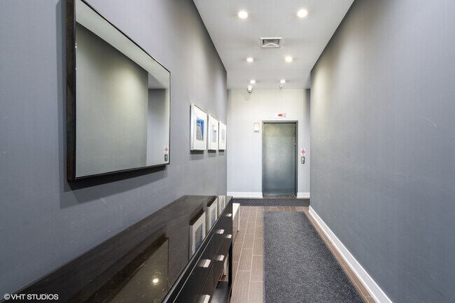Foto del edificio - 3914 N Damen Ave