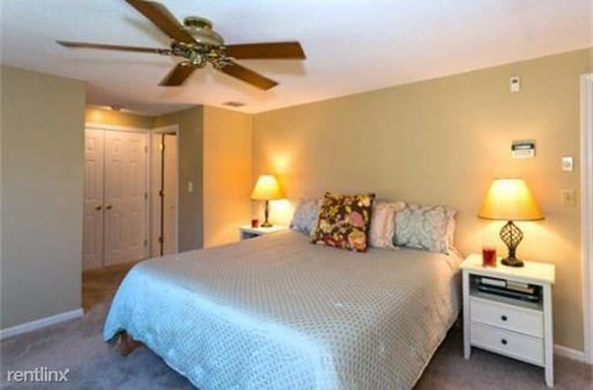 Building Photo - 2 br, 2.5 bath Condo - 145 Village Post Rd