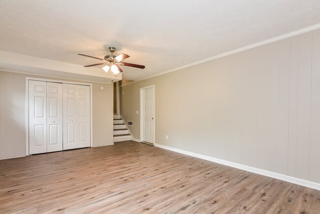 Foto del edificio - 6682 Cameron Rd