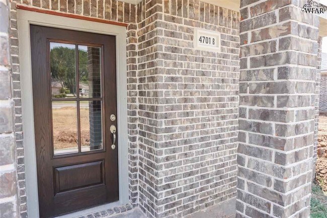 Building Photo - 4705 Belair Blvd