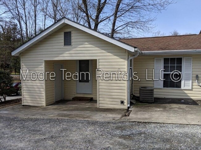 Building Photo - 618 Edgewood Ave