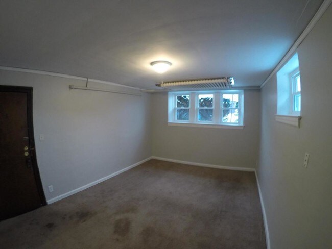 Building Photo - 1682 Elbur Ave