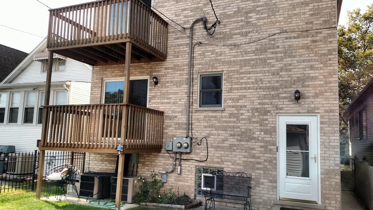 Primary Photo - 5473 N Parkside Ave