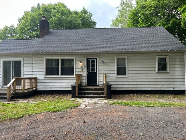 Foto del edificio - Cute 3 bedroom house located in East Stroudsburg Borough!