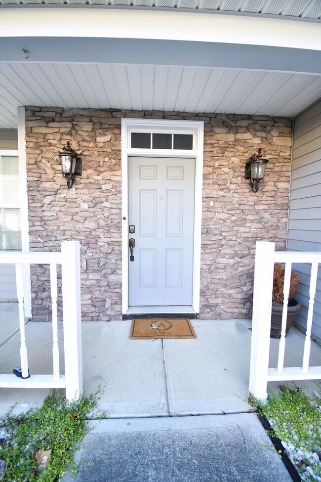 Building Photo - Coming Soon! 4 Bedroom 2.5 Bathroom with