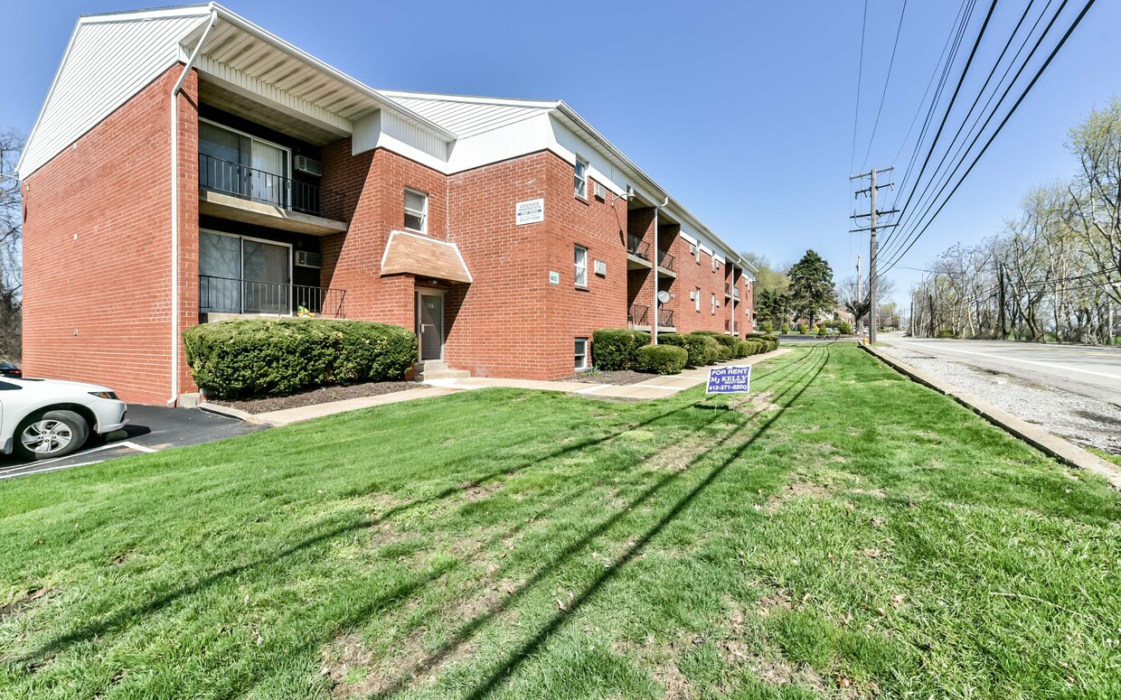 Primary Photo - Greenview Apartments