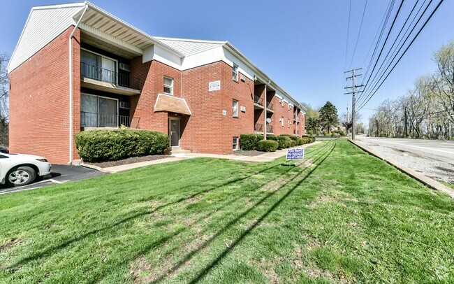 Building Photo - Greenview Apartments