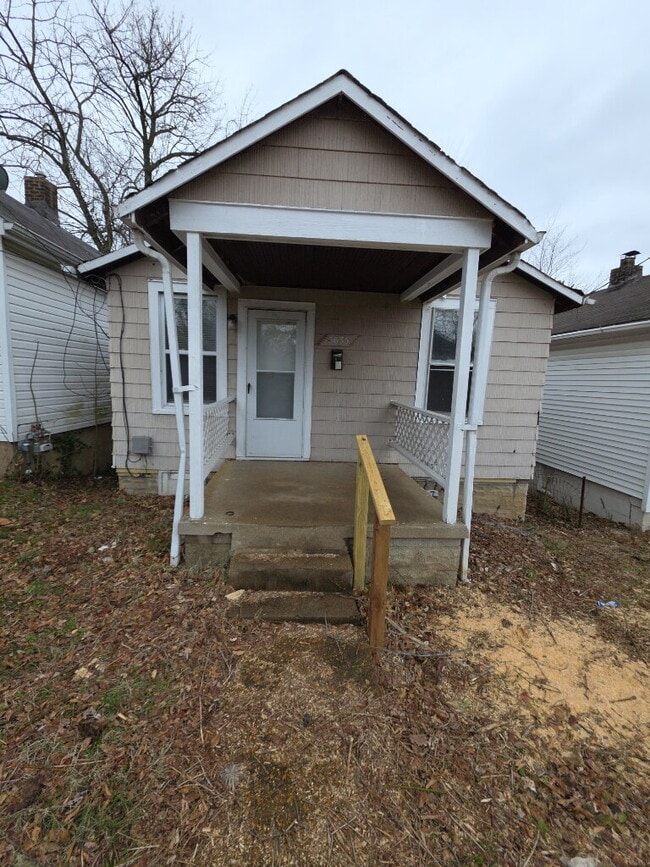 Building Photo - Cozy 2-Bedroom, 1-Bath Home in North St. Louis