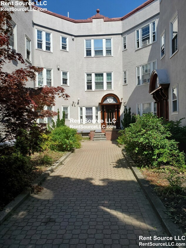 Foto del edificio - 156 Magazine St