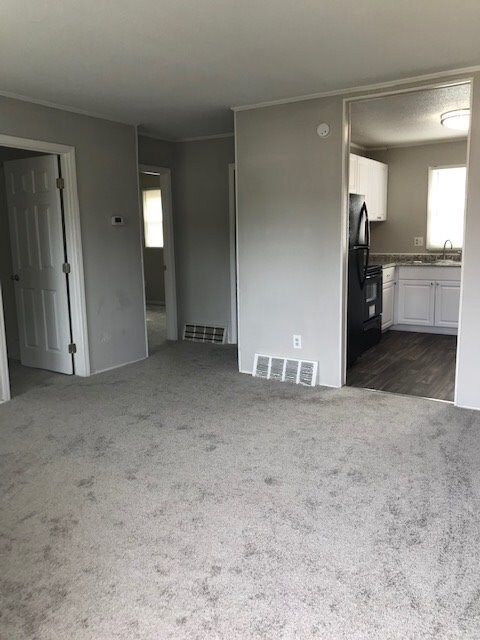 Building Photo - Newly Remodeled