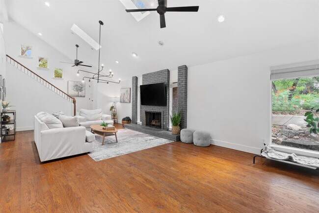 Building Photo - 3607 Laurel Ledge Ln