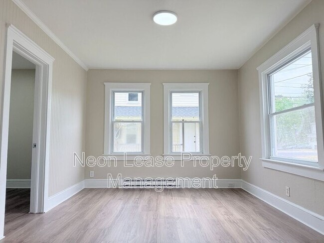 Foto del edificio - 102 Montgomery St