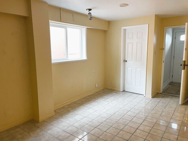 Building Photo - Beautiful single family home with ocean views