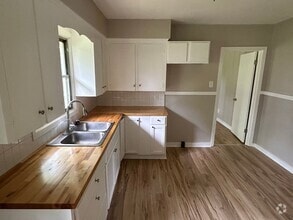 Building Photo - 5445 Crepe Myrtle Ct