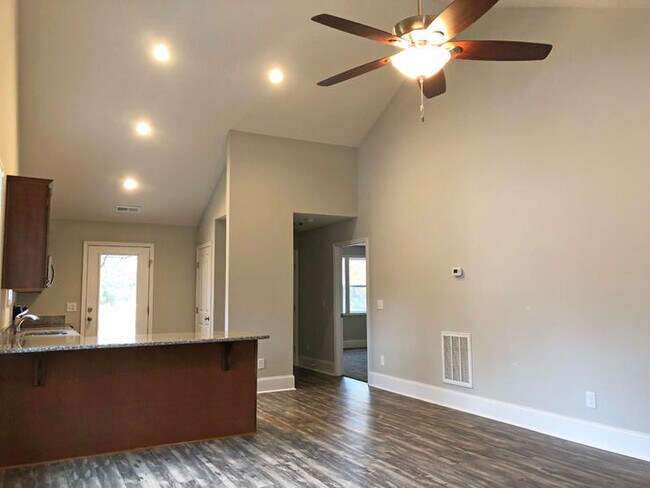 Building Photo - 42 Knoll Rd