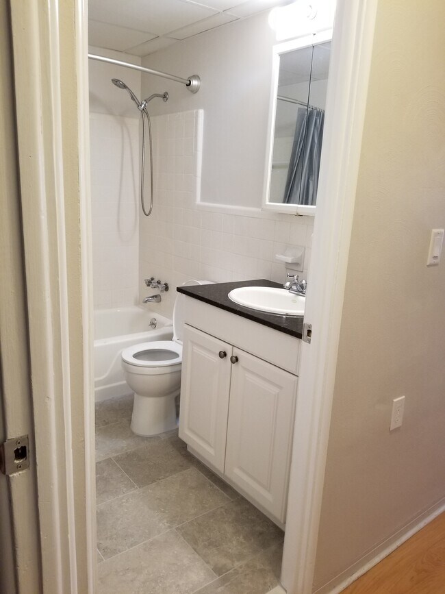 Foto del edificio - 8450 112th St N