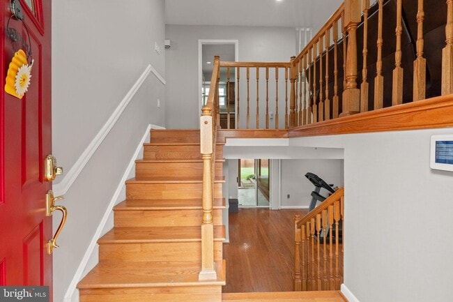 Building Photo - 5590 Neddleton Ave