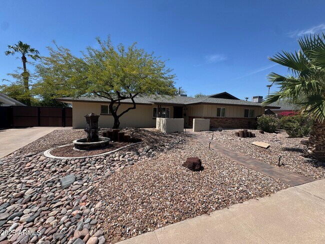 Foto del edificio - 4802 N 83rd St