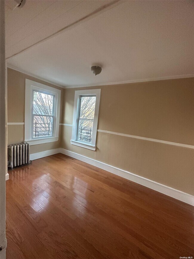 Building Photo - 335 Linwood St