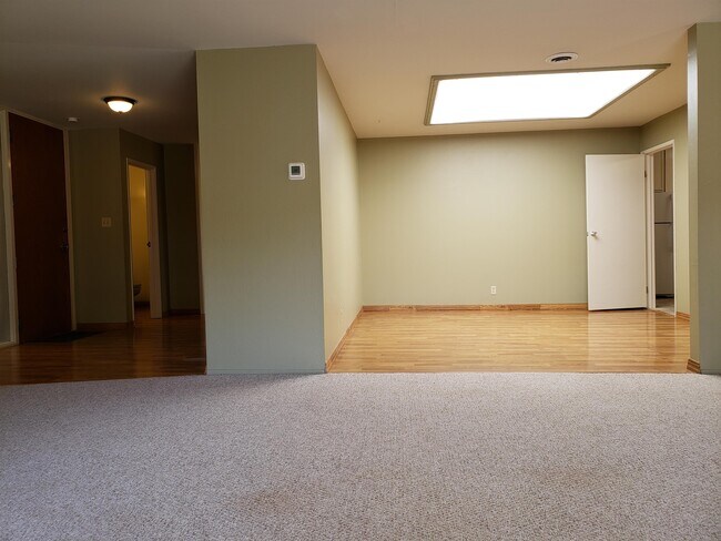 Building Photo - 15 Mulberry Ct