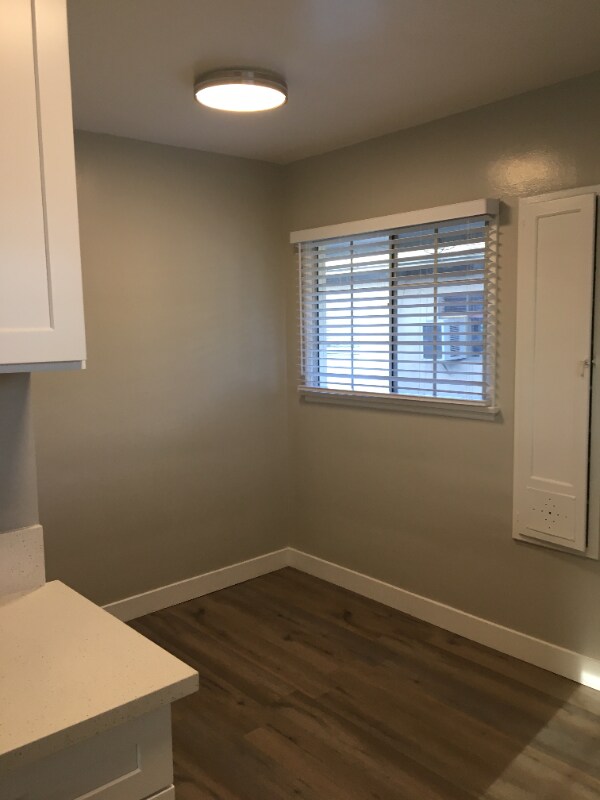 Foto del edificio - 5841 1/2 N Whitnall Hwy