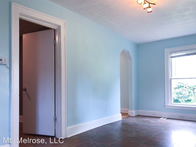 Building Photo - 3 br, 2 bath House - 123 Thompson Rd