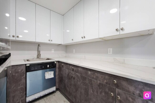 Foto del edificio - 1079 Lafayette Ave