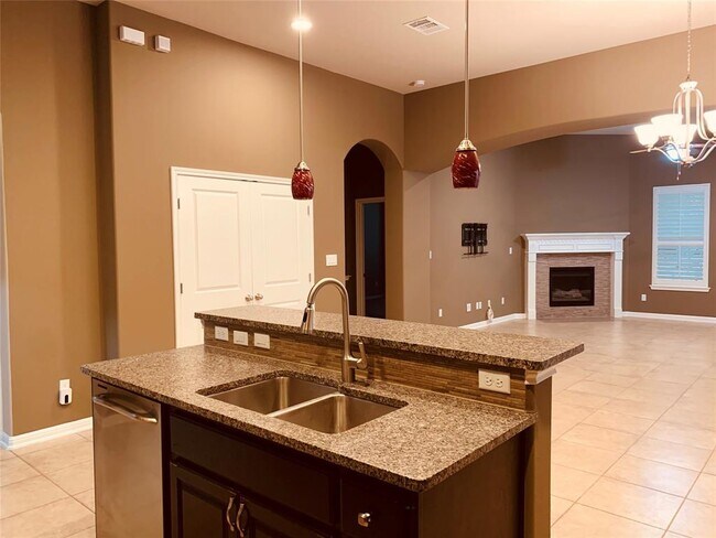 Building Photo - 12224 Fairway Cove