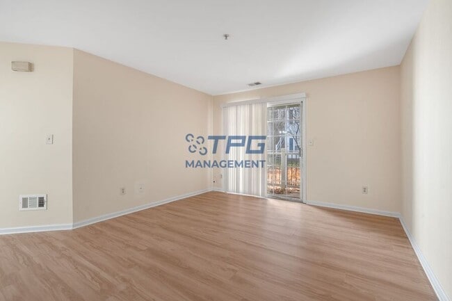 Foto del edificio - 414 Waterford Dr