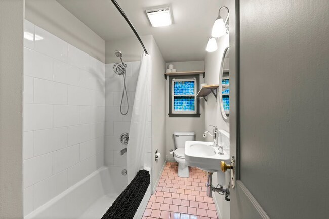 Foto del edificio - 428 S California St