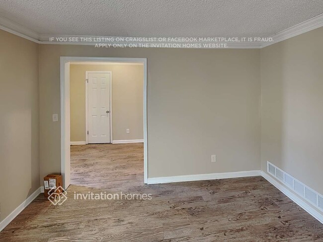 Building Photo - 1212 Summit Chase Dr SW