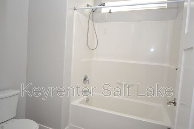 Building Photo - 13232 Andros Ln