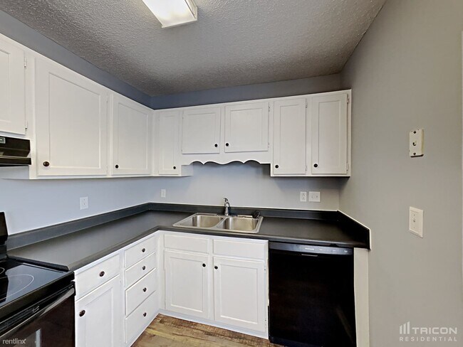 Building Photo - 5814 Coral Ridge Ln