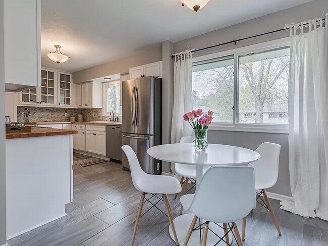 Foto del edificio - 181 Dawn Ave