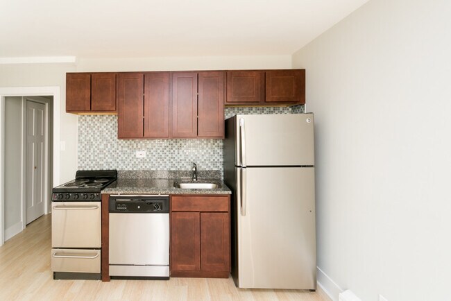 Foto del edificio - 445 W Wellington Ave