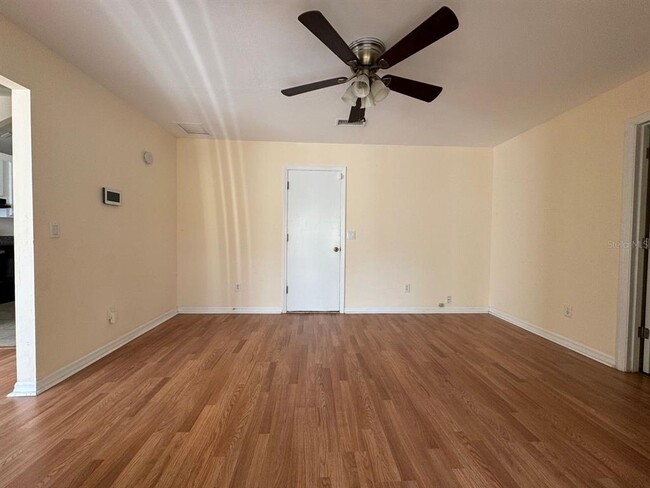 Building Photo - 6139 NW 112th Pl