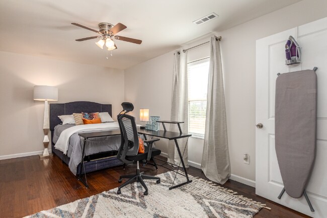 Foto del edificio - 2318 Centenary Way Ct