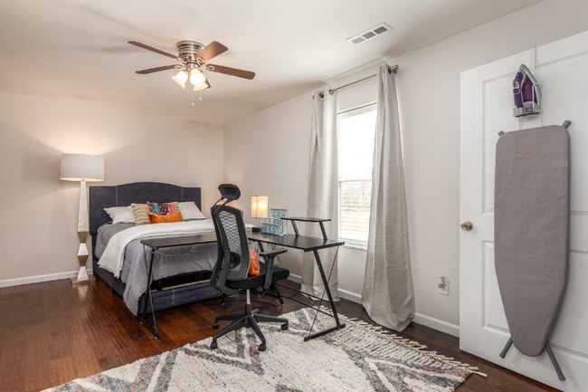 Building Photo - 2318 Centenary Way Ct