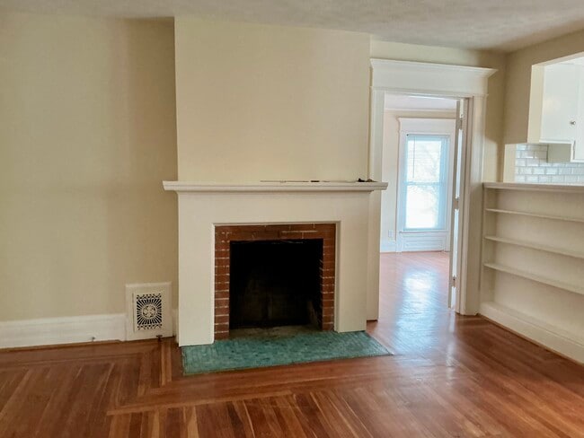 Building Photo - 30 Strathallen