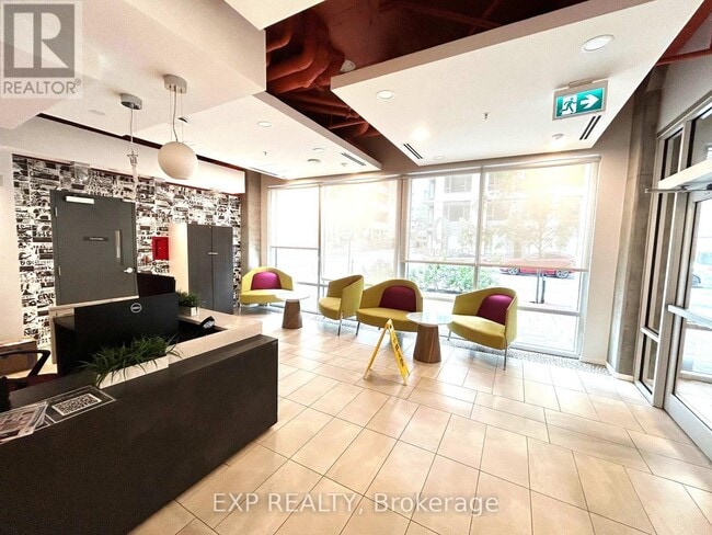 Photo du bâtiment - 105 Champagne Ave S