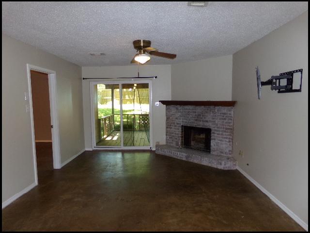 Building Photo - 49 Oak Forest Pl