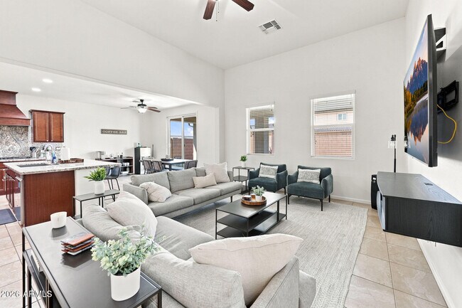 Foto del edificio - 9026 W Ruth Ave
